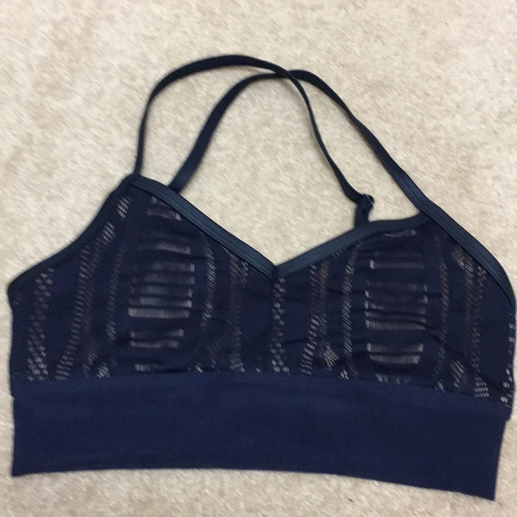 ALO sport bras - Picture 2 of 4